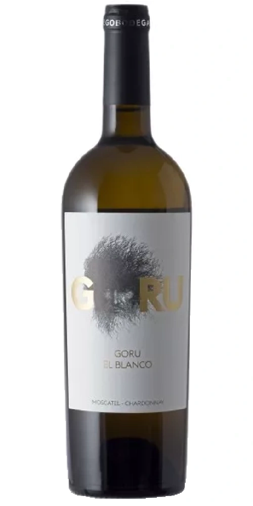 Eine Flasche Weißwein mit dem Etikett Goru El Blanco, Moscatel-Chardonnay.