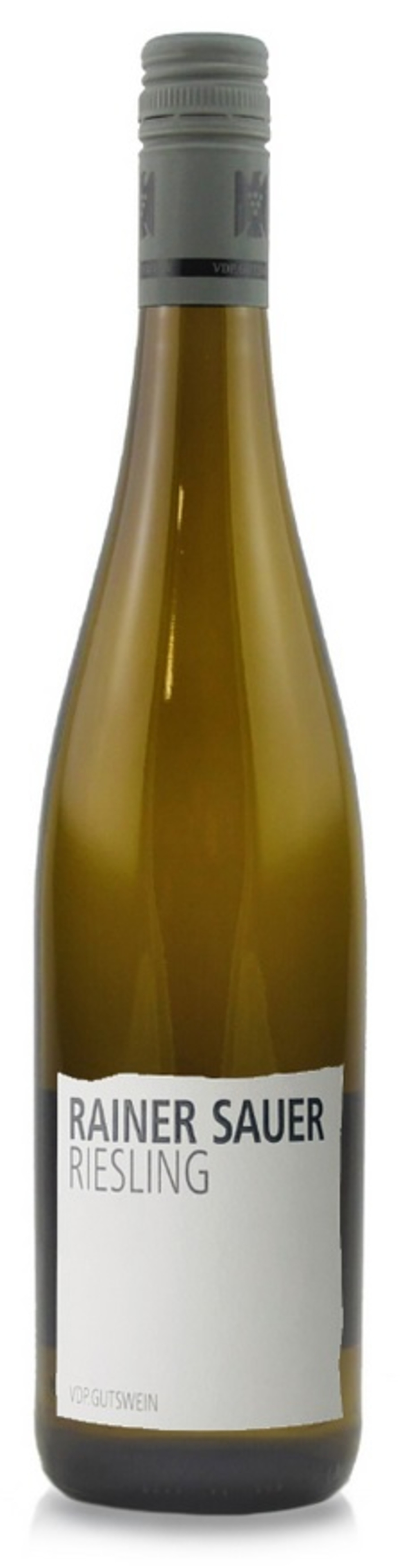 Weinflasche von Rainer Sauer Riesling, weißes Etikett, grüne Flasche, grauer Verschluss.