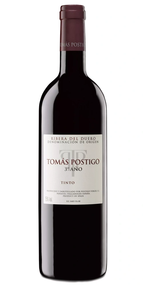 Eine Flasche Rotwein von Tomás Postigo mit der Bezeichnung "3er Año".