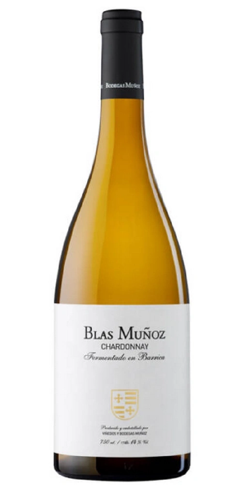 Blas Muñoz Chardonnay – Weißwein in einer Glasflasche mit schwarzem Verschluss.