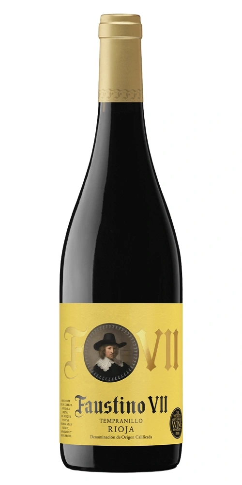 Eine Flasche Rotwein der Marke Faustino VII, mit einem gelben Etikett und dem Porträt eines Mannes.