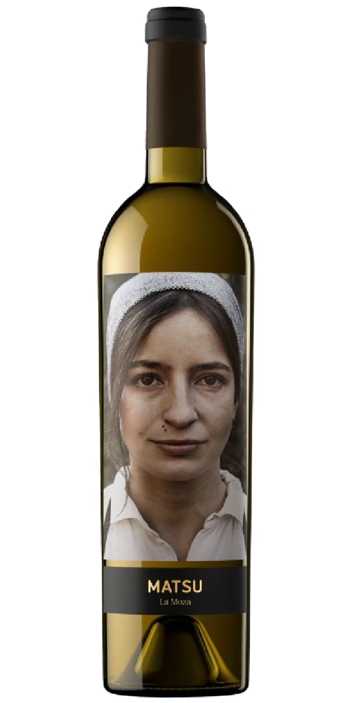 Eine Weinflasche mit dem Porträt einer Frau und dem Text "MATSU La Moza".