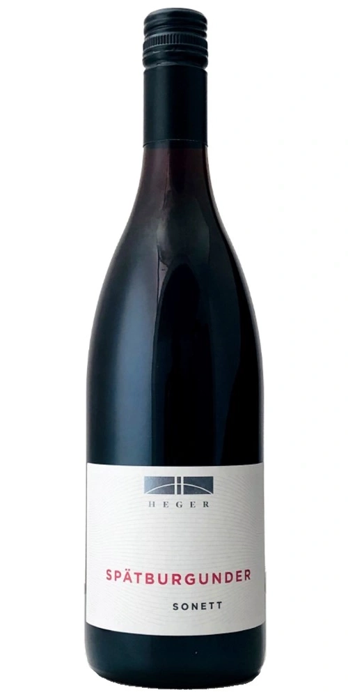 Eine Flasche Hegers Spätburgunder Sonett Wein auf weißem Hintergrund.