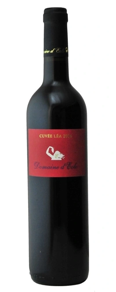 Wein-Flasche mit rotem Etikett, Cuvée Léa 2016, Domaine d'Eole, dunkle Farbe