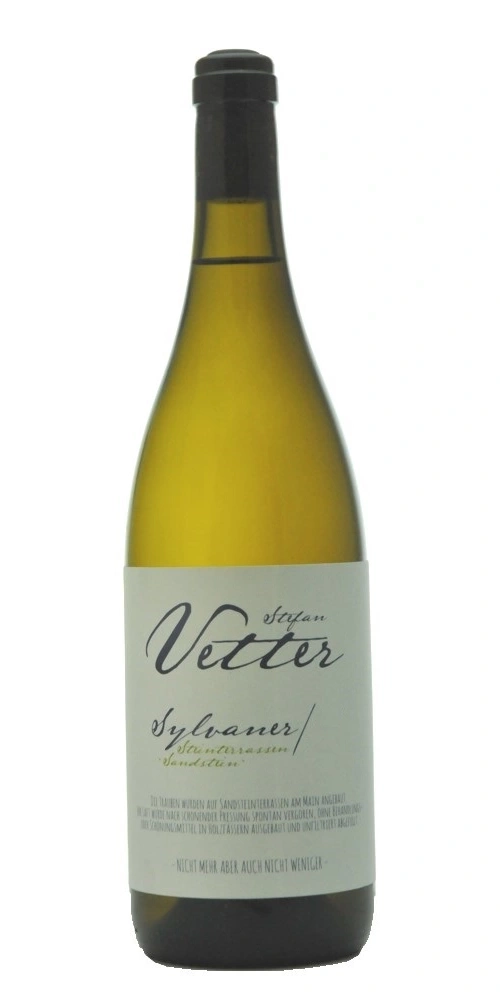Weiße Weinflasche mit Etikett: Stefan Vetter Sylvaner