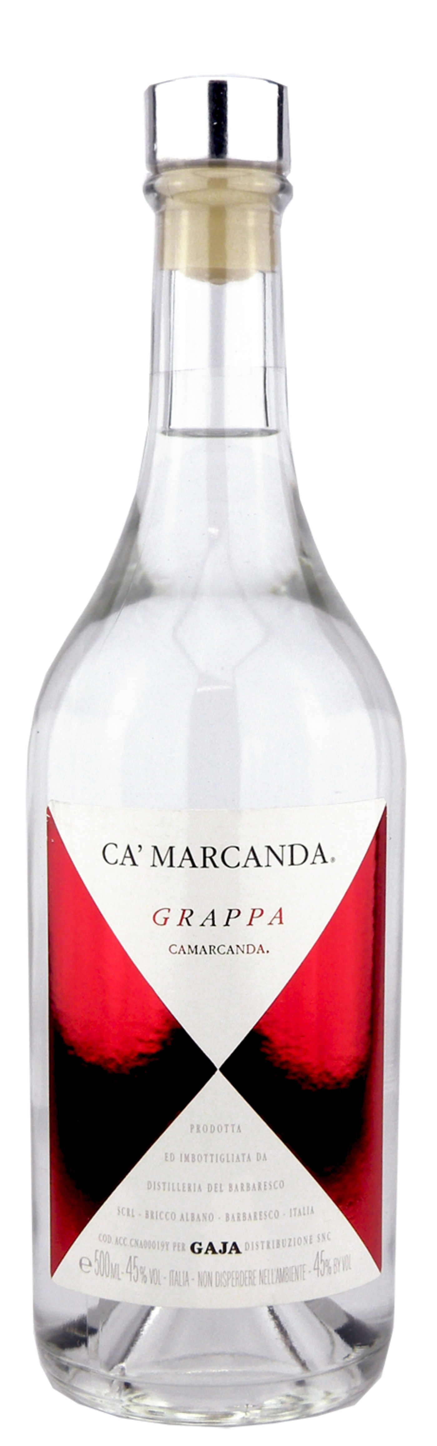 Grappa-Flasche mit rotem Etikett, Aufschrift 'CA' MARCANDA' und 'GRAPPA'