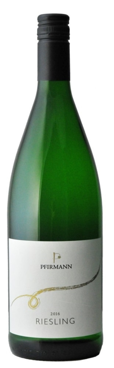 Grüne Weinflasche mit schwarzem Verschluss und weißem Etikett mit Aufschrift Riesling 2016