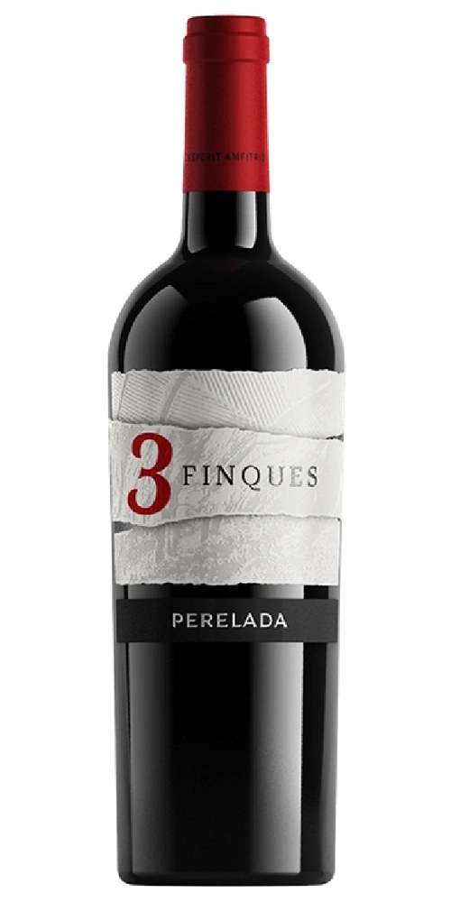 Eine Flasche Rotwein mit dem Etikett "3 Finques Perelada"