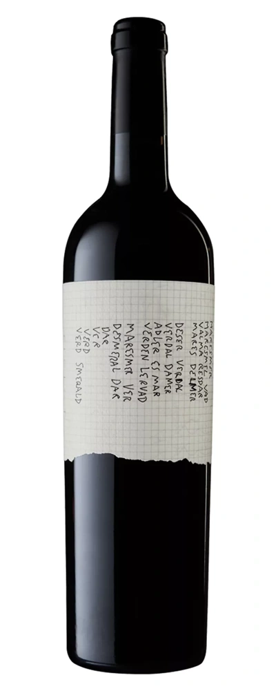 Wein-Etikett mit handschriftlichen Notizen, schwarze Flasche, Text auf Papier