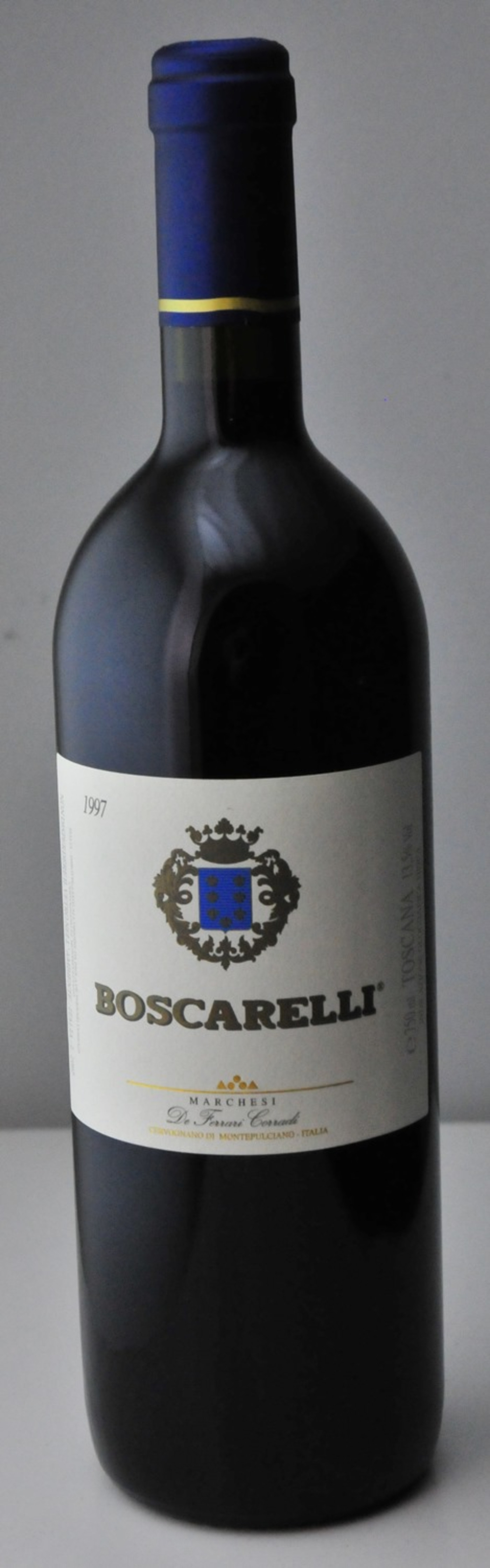 Wein-Flasche mit blauem Verschluss, Boscarelli-Etikett, Jahrgang 1997, Toscana