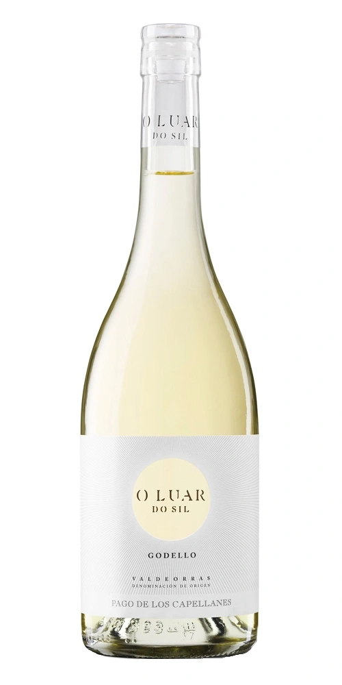 Eine Flasche Weißwein mit dem Etikett O Luar do Sil Godello.
