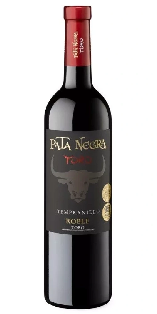 Eine Flasche Rotwein mit schwarzem Etikett und einem Stier