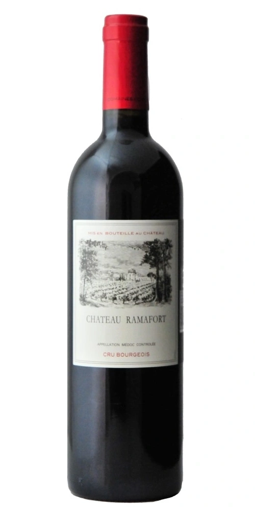 Eine Flasche Chateau Ramafort Wein mit rotem Kapsel und Etikett