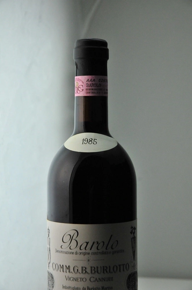 Wein Barolo 1985, Flasche, Etikett, Jahrgang, italienisch, Weinbau, Burlotto