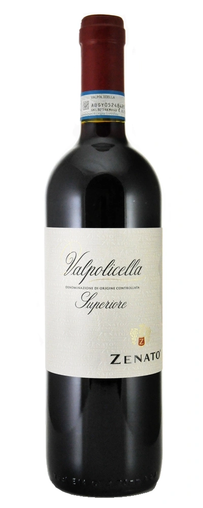 Wein-Flasche mit Etikett 'Valpolicella Superiore' von Zenato.