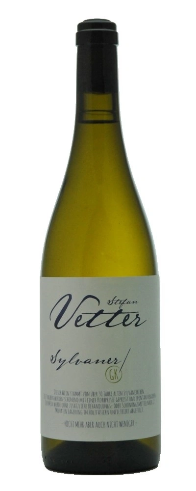 Weinflasche mit dem Namen Vetter Sylvaner, weißer Wein, Text auf dem Etikett.