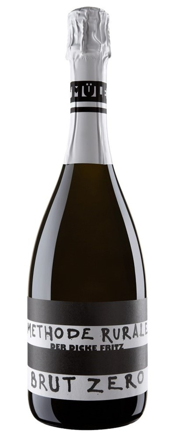 Eine Flasche Sekt mit der Aufschrift 'Brut Zero' und 'Methode Rurale'