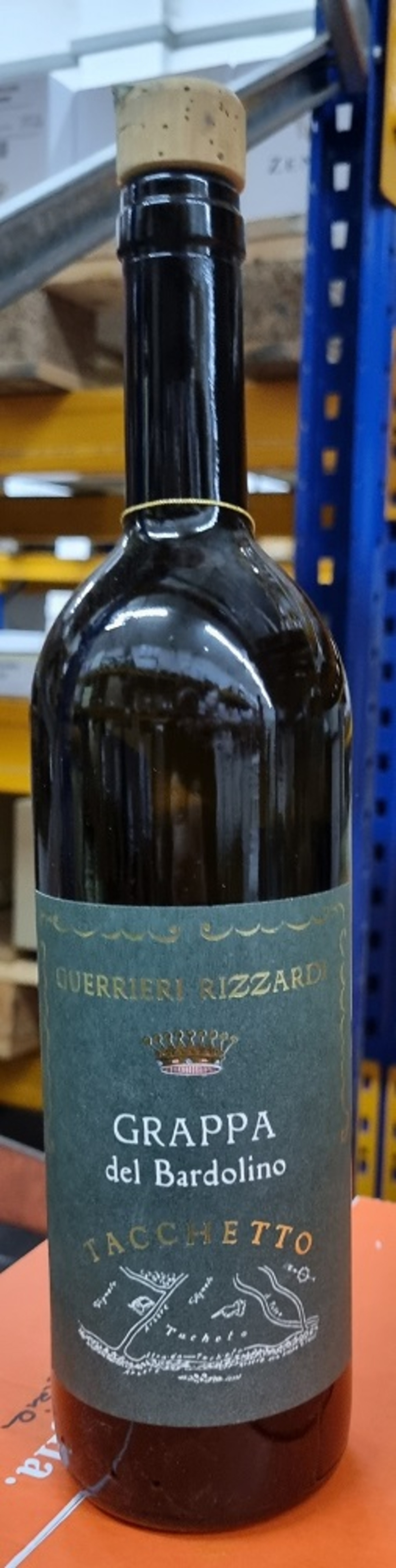 Eine Flasche Grappa del Bardolino von Guerrieri Rizzardi, Tacchetto.